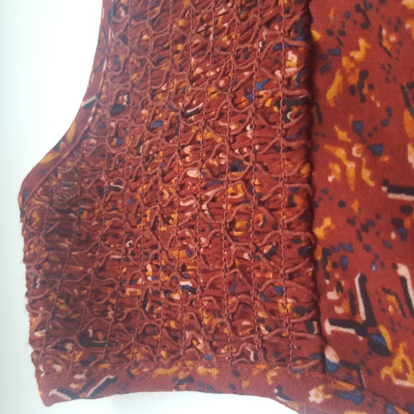 Reitmans Layered Sleeveless Blouse, V-Neck, Size Medium - Picture 7 of 12